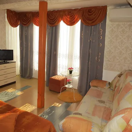 فندق Family Lebed نيسيبار