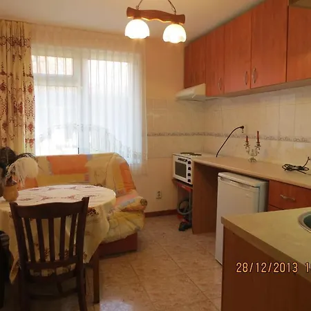 Family Lebed فندق نيسيبار
